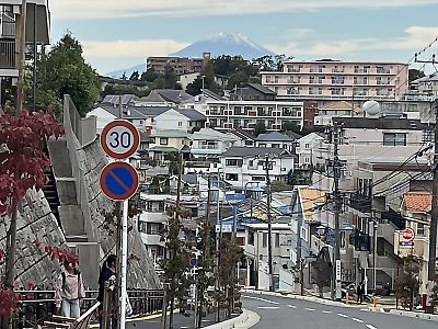 �P�s�w���琼�ɉ��т铹�H���猩����x�m�R